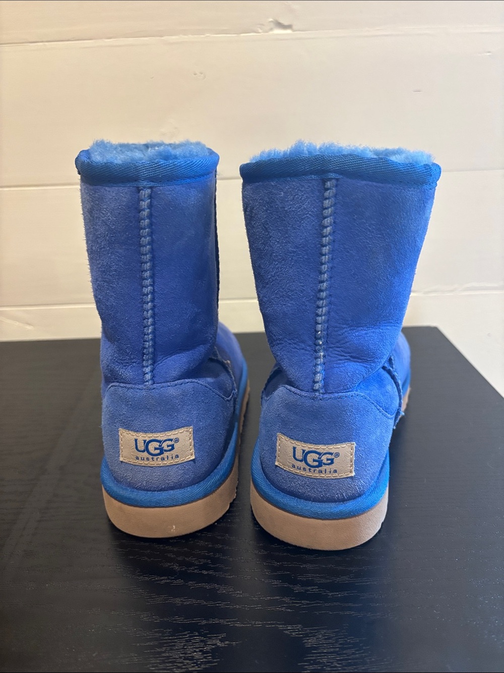 Authentic Kids Ugg Boots - Picture 2 of 6